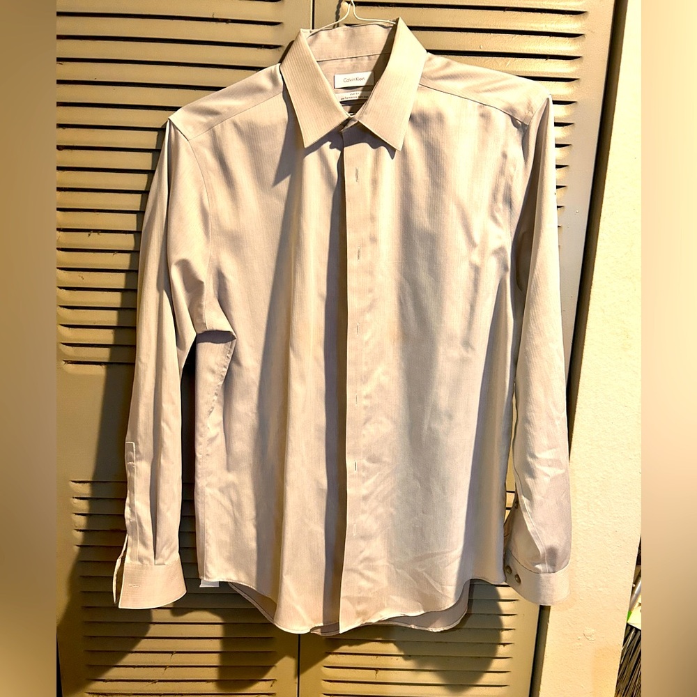 Calvin Klein Mens Long sleeve button-down shirt  16:32/33 slim fit